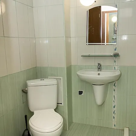 Modern Cozy 1bd In The Center Of Апартамент